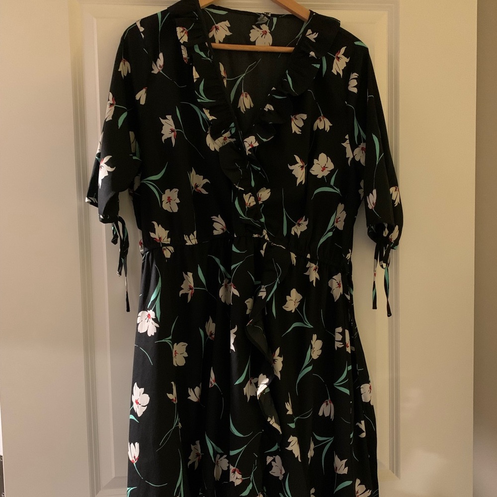 Floral Wrap Dress - Picture 5 of 6